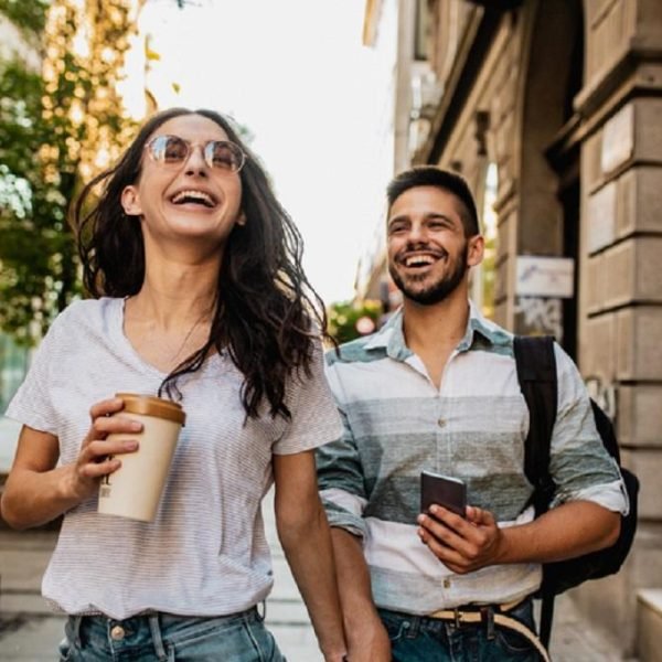 Your Guide to When to Get Engaged After Finding Love Online