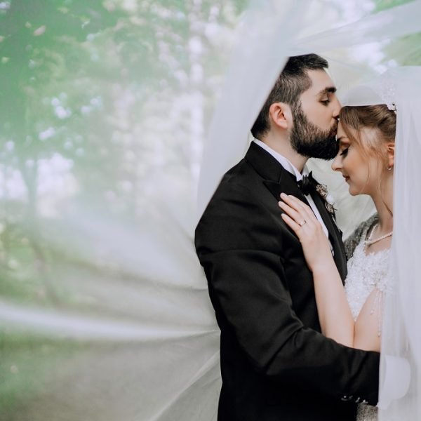 Men Attract Women About Feminity